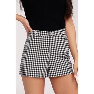LuLu’s gingham shorts